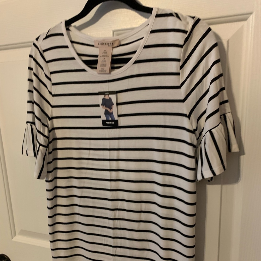 NEW Medium. B/W, soft, slinky ruffled sleeved T! - Picture 9 of 12